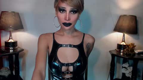 Queen Sofia online show from 05/28/26, 02:31