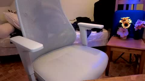 Snapshot of sexyman_fr chatting on 06/19/26, 10:24 Vincent Vega online show from 06/19/26, 10:24