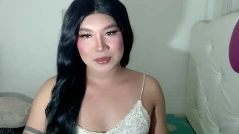 Mika online show from 11/05/25, 04:51