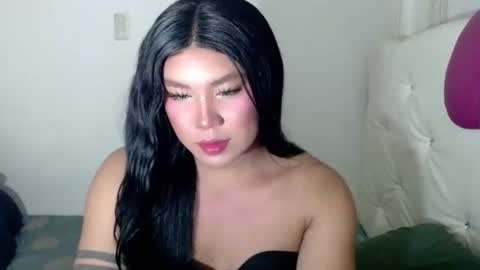 Mika online show from 12/04/25, 06:44