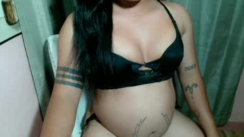 Snapshot of sexymika_xoxo chatting on 06/20/26, 05:43 Mika online show from 06/20/26, 05:43