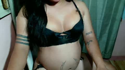 Snapshot of sexymika_xoxo chatting on 07/06/26, 06:10 Mika online show from 07/06/26, 06:10