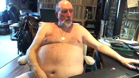 Grizz Lee Bear online show from 04/02/26, 05:38