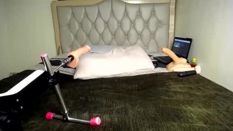 naughty slut online show from 02/15/25, 10:00