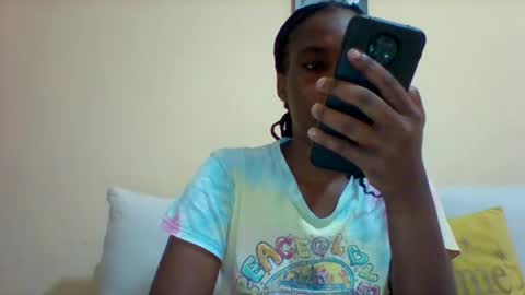 DOVY ACHIENG online show from 01/25/25, 11:23