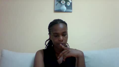 DOVY ACHIENG online show from 01/25/25, 09:04