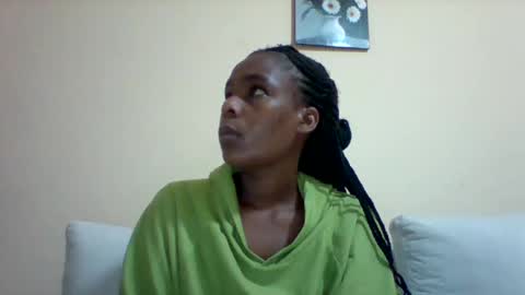 DOVY ACHIENG online show from 01/30/25, 03:29