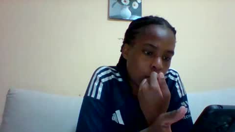 DOVY ACHIENG online show from 01/31/25, 03:11