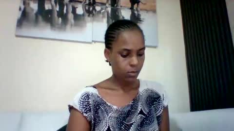 DOVY ACHIENG online show from 10/19/25, 04:40