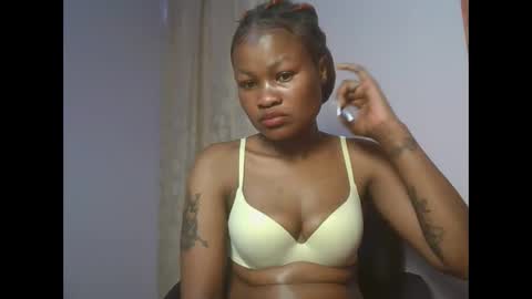 queenivy online show from 01/06/26, 01:37