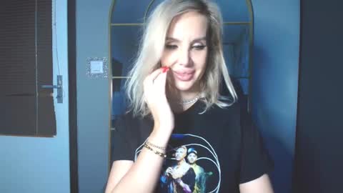 SexyQueenNina online show from 03/03/26, 06:47