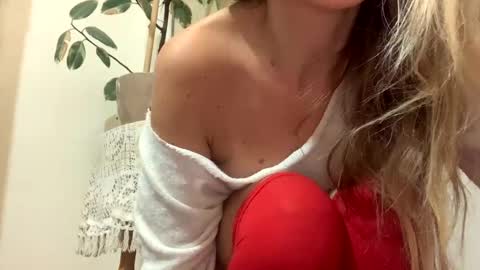 Anya online show from 01/01/25, 07:10