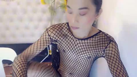 sexyshinixx online show from 09/19/25, 10:10
