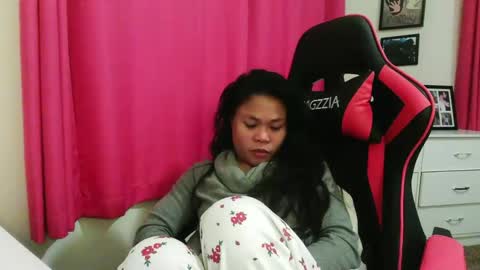 Snapshot of sexysmiley109 chatting on 12/17/25, 01:22 sexysmiley109 online show from 12/17/25, 01:22