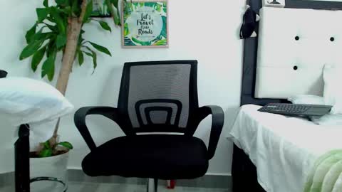 Snapshot of sexytommy_ chatting on 02/12/26, 06:25 sexytommy_ online show from 02/12/26, 06:25