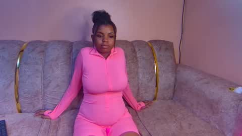 sexyyred_ online show from 12/03/24, 04:06