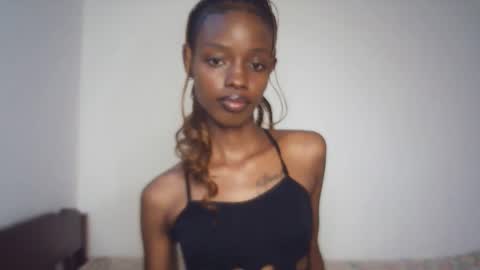 Snapshot of sexyzuriel chatting on 02/11/26, 04:50 sexyzuriel online show from 02/11/26, 04:50