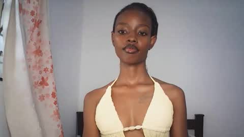 Snapshot of sexyzuriel chatting on 02/16/26, 04:41 sexyzuriel online show from 02/16/26, 04:41