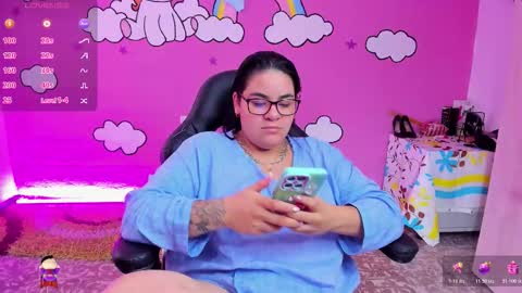 Snapshot of shaaroonhillss1 chatting on 02/17/26, 05:30 sharoon online show from 02/17/26, 05:30