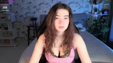 Snapshot of shadednight chatting on 11/09/25, 11:08 Im Mary online show from 11/09/25, 11:08