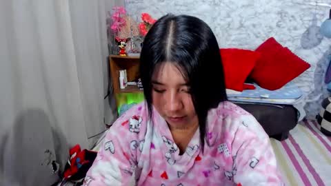 Snapshot of shaden_1 chatting on 09/18/25, 01:40 Liz online show from 09/18/25, 01:40