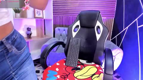 Snapshot of shaden_1 chatting on 02/21/26, 10:11 Liz online show from 02/21/26, 10:11