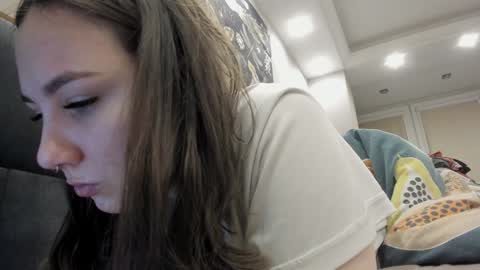 Snapshot of shadow_raffi chatting on 12/14/24, 02:21 shadow_raffi online show from 12/14/24, 02:21