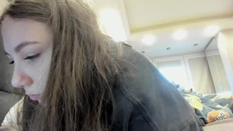 Snapshot of shadow_raffi chatting on 12/21/24, 12:38 shadow_raffi online show from 12/21/24, 12:38