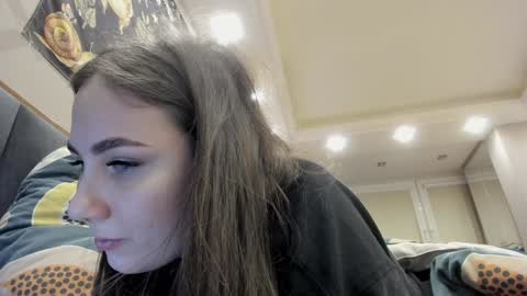 Snapshot of shadow_raffi chatting on 12/23/24, 12:25 shadow_raffi online show from 12/23/24, 12:25