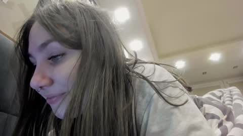 Snapshot of shadow_raffi chatting on 01/14/25, 03:32 shadow_raffi online show from 01/14/25, 03:32