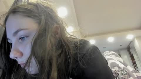 Snapshot of shadow_raffi chatting on 01/25/25, 11:55 shadow_raffi online show from 01/25/25, 11:55