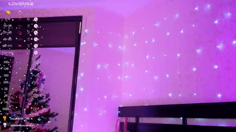 Snapshot of shadowlaceeee chatting on 12/16/25, 02:22 Lisa3 online show from 12/16/25, 02:22