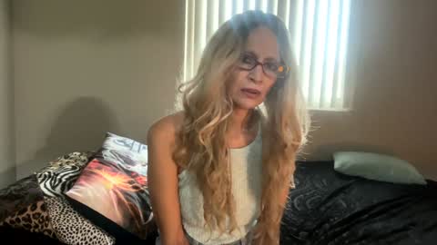 Shaman Woman online show from 12/22/24, 04:27