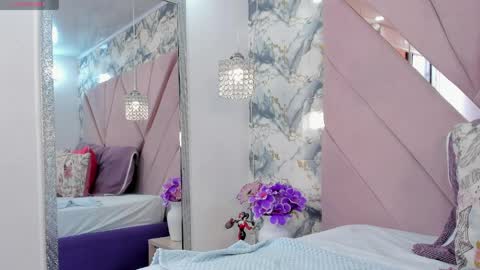 Shamara Thomson online show from 04/07/26, 05:57