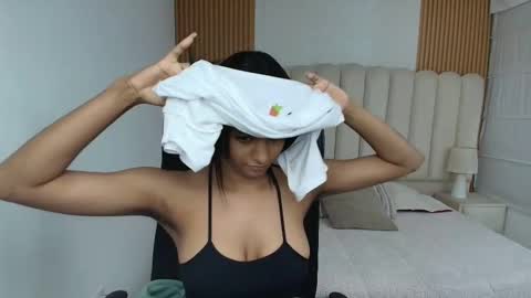 shanelle online show from 03/18/26, 03:09