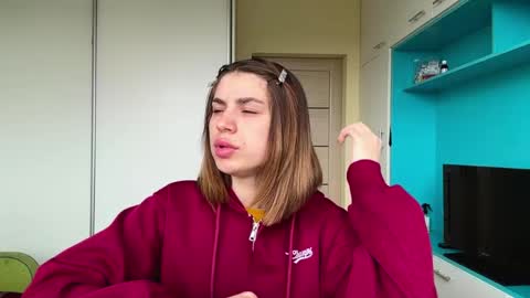 Lia online show from 04/18/26, 08:51