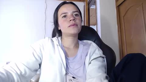 Snapshot of shanel_lozano chatting on 09/14/25, 05:12 shanel_lozano online show from 09/14/25, 05:12