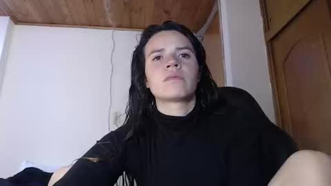 Snapshot of shanel_lozano chatting on 09/22/25, 09:17 shanel_lozano online show from 09/22/25, 09:17