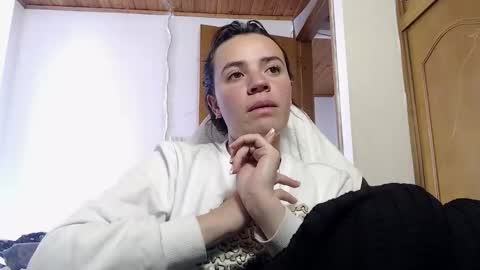 Snapshot of shanel_lozano chatting on 10/02/25, 07:43 shanel_lozano online show from 10/02/25, 07:43