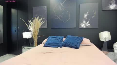 Shanell Moore online show from 09/28/25, 01:05