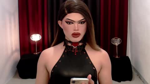 Snapshot of shanex01 chatting on 02/04/25, 10:21 Shane X online show from 02/04/25, 10:21