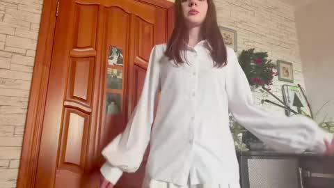 Snapshot of shannabamforth chatting on 05/23/26, 12:31 Elina online show from 05/23/26, 12:31