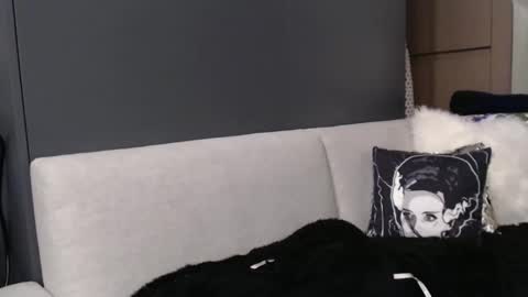 Snapshot of shannon07 chatting on 12/22/24, 02:28 Shannon07 online show from 12/22/24, 02:28