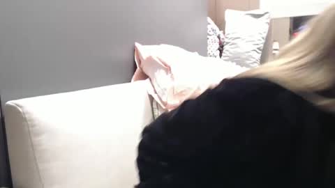 Snapshot of shannon07 chatting on 12/27/24, 01:22 Shannon07 online show from 12/27/24, 01:22