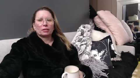 Snapshot of shannon07 chatting on 12/30/24, 12:11 Shannon07 online show from 12/30/24, 12:11