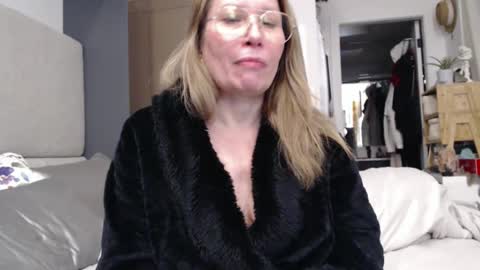 Snapshot of shannon07 chatting on 01/21/25, 02:05 Shannon07 online show from 01/21/25, 02:05