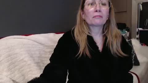 Snapshot of shannon07 chatting on 02/23/25, 01:13 Shannon07 online show from 02/23/25, 01:13