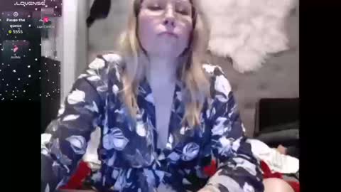 Snapshot of shannon07 chatting on 10/20/25, 06:47 Shannon07 online show from 10/20/25, 06:47