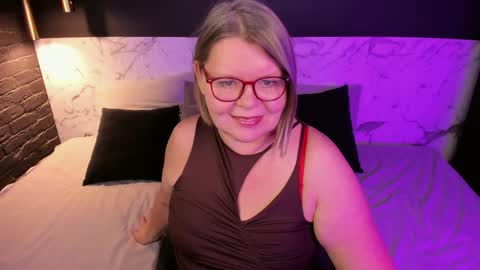 Shannon online show from 10/24/25, 03:41