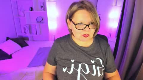 Shannon online show from 03/26/26, 01:17